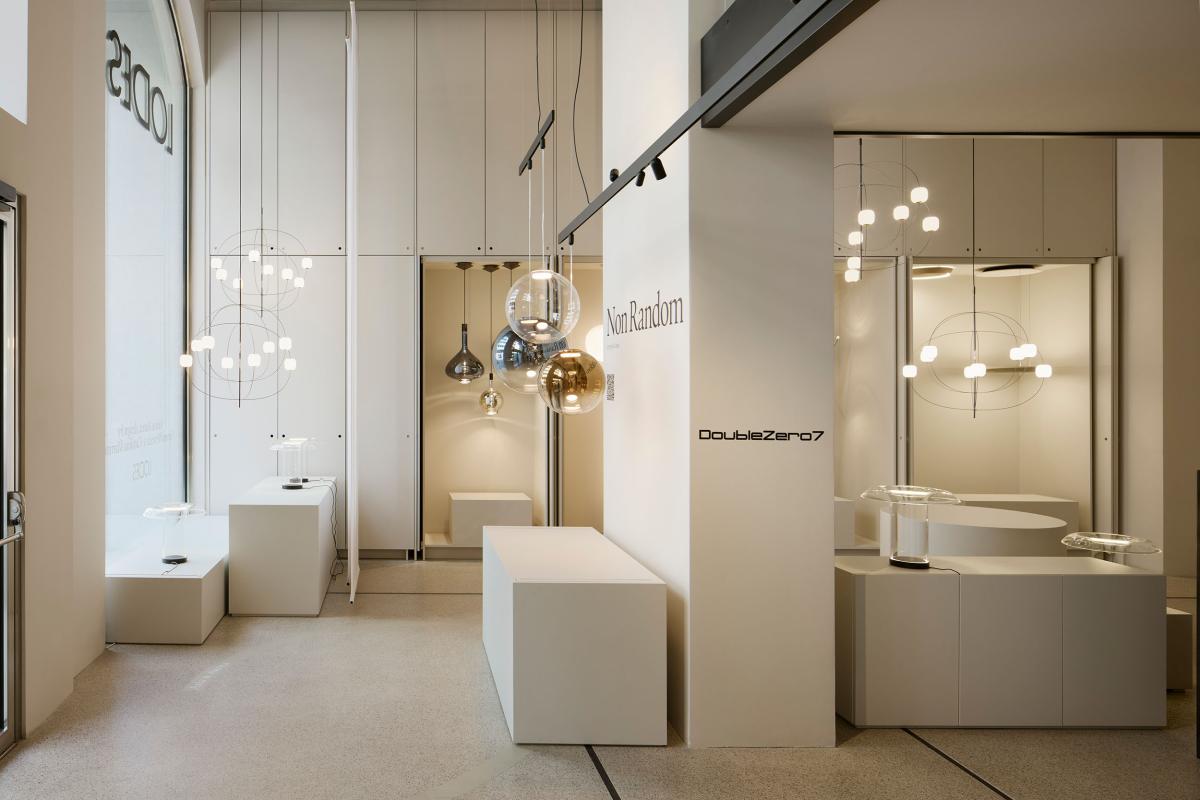 À Milan Design Week 2026,  Lodes a fait dialoguer lumière, design et outdoor   