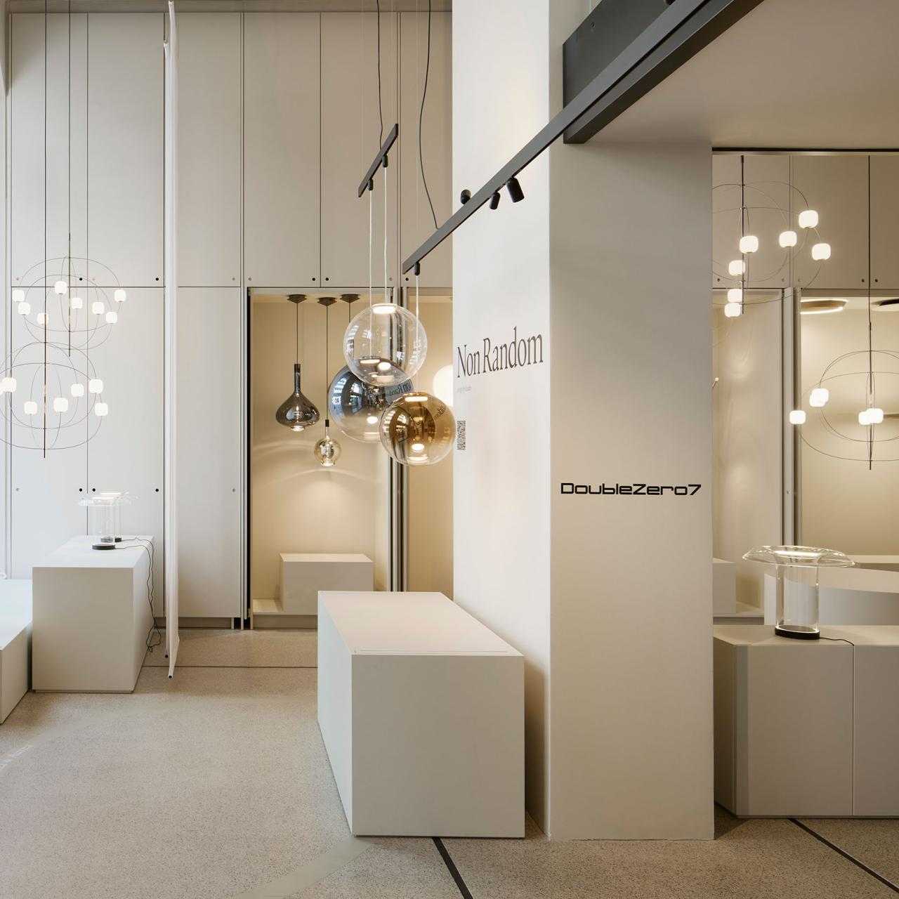 À Milan Design Week 2026,  Lodes a fait dialoguer lumière, design et outdoor   