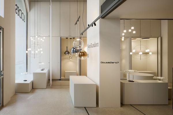 À Milan Design Week 2026,  Lodes a fait dialoguer lumière, design et outdoor   